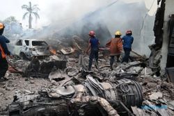 PESAWAT HERCULES JATUH : Diduga Ada Kerusakan Mesin, TNI AU Akui Hercules Angkut Ratusan Orang