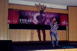 KAMPUS JOGJA : Je Arif Melenggang di Stand Up Comedy Himatika 2