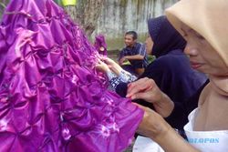 UKM SLEMAN : Teknik Smok Perkaya Koleksi Batik Sleman
