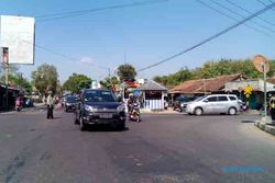 LALU LINTAS KULONPROGO : Jalan Nasional Mulai Ramai, Jalan Kulonprogo Landai