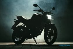 SEPEDA MOTOR TERBARU : Honda CB150R Terbaru Meluncur Bareng Sonic 150R?