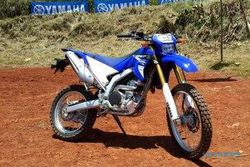 SEPEDA MOTOR YAMAHA : Kelistrikan Bermasalah, Trail Yamaha WR250R Ditarik