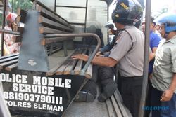 POLISI DIHAJAR MASSA : Ribut Soal Parkir di Prambanan Klaten, Anggota Polda DIY Dihajar Massa