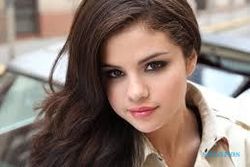 FILM TERBARU : Selena Gomez Jadi Dubber di Hotel Transylvania 2