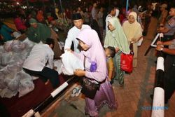 FOTO LEBARAN 2015 : Amal Sahabat Gratiskan 3.200 Paket Sembako