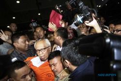 SUAP HAKIM PTUN MEDAN : OC Kaligis Tuding Panitera PTUN Medan Minta THR