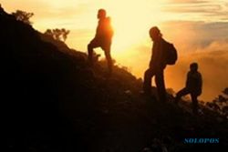 KEBAKARAN CIREMAI : Pendakian Gunung Ciremai Ditutup