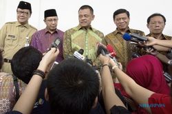 FOTO MASJID DI PAPUA DIBAKAR : Presiden Jokowi Pertemukan Menteri