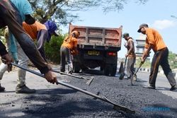 JALAN RUSAK SOLO : Perbaikan Jalan Tanpa Lelang, Kecamatan Dilibatkan