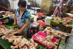 HARGA KEBUTUHAN POKOK : Harga Daging Ayam Potong di Madiun Melonjak