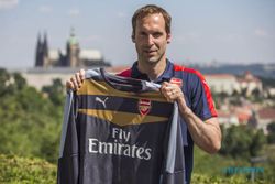 KABAR PEMAIN : Cech: Arsenal Akan Menangi Liga Inggris Musim Depan