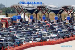 MUDIK LEBARAN 2015 : Banyak Kendaraan Istirahat di Bahu Jalan, Kecepatan di Tol Cipali 40 Km/jam