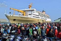 MUDIK LEBARAN 2015 : 30.000 Pemudik Masuk Lewat Tanjung Emas