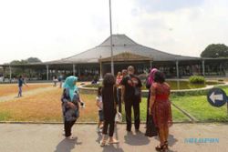 PKL SOLO : Tolak PKL Sunday Market, Yayasan Mangkunegaran: Wisatawan akan Terganggu