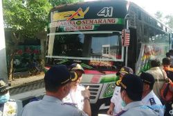 MUDIK LEBARAN 2015 : 4 Bus Diusir dari Terminal Purabaya