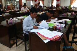 KEKAYAAN PEJABAT : 82 Anggota DPRD Jateng Serahkan LHKPN ke KPK