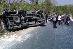 KECELAKAAN SRAGEN : Mobil Travel Terguling, 8 Penumpang Terluka