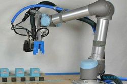 TEKNOLOGI ROBOT : Induk Robot, Robot yang Bisa Ciptakan Robot