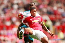 Everton Berniat Bajak Memphis Depay dari MU