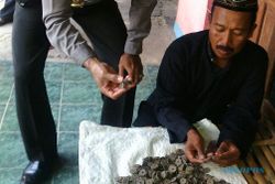 PENEMUAN BARU : 500 Keping Koin Kuno Ditemukan di Kauman Ponorogo