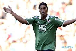 Tunda Pensiun, Ronaldinho Siap Bermain untuk Chapecoense