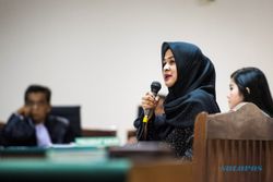 SUAP HAKIM PTUN MEDAN : Panitera PTUN Medan Syamsir Yusfan Dituntut 4 Tahun Penjara