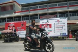 PILKADA SUKOHARJO : Pedagang Pasar Tawangsari Keluhkan Baliho Peraga Kampanye