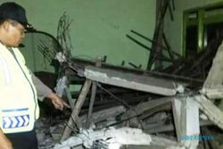 KECELAKAAN NGAWI : Atap Masjid Ambrol, Pemudi Guru Ngaji Tewas Tertimpa