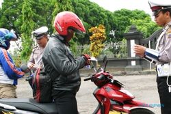 Lewat Perlintasan KA Teteg Malioboro, Puluhan Pengendara Ditilang