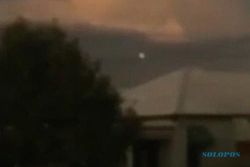 FENOMENA UFO : Pria Australia Tangkap Penampakan UFO
