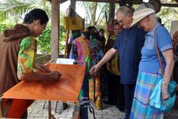 TAMU NEGARA : Berkunjung ke Candi Borobudur, Ini yang Dilakukan Ratu Denmark