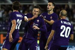 HASIL LIGA SERIE A : Fiorentina Puncaki Klasemen, Napoli Hajar Milan 4-0