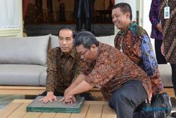 1 TAHUN JOKOWI-JK : Kepuasan Terhadap Jokowi: SMRC 51,7%, Indo Barometer 46%