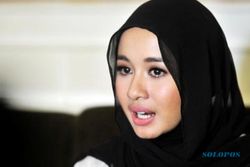 INSTAGRAM ARTIS : Umrah, Laudya Cynthia Bella Bercadar