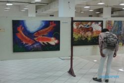 PAMERAN LUKISAN MADIUN : 88 Lukisan Jutaan Rupiah Nampang di Pasaraya Sri Ratu Madiun