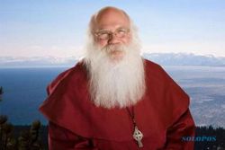 KISAH UNIK : Santa Claus Jadi Anggota Dewan Kota di Kutub Utara