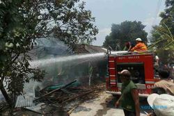 KEBAKARAN SRAGEN : Ditinggal Jemput Anak, Rumah Warga Tanon Ludes Terbakar