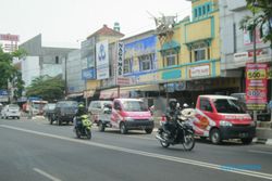 CITY WALK SUKOHARJO : Bahu Jalan Jl. Jenderal Sudirman Jadi Lahan Parkir