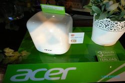 TEKNOLOGI TERBARU : Acer Revo One Perangkat Multifungsi Manfaatkan Ruang Terbatas