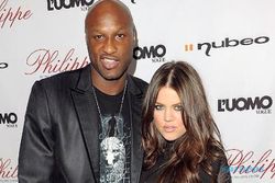 KABAR ARTIS : Khloe Kardashian Batalkan Perceraian dengan Lamar Odom