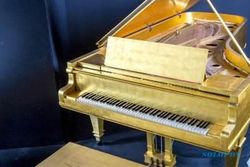 Piano Lapis Emas Elvis Presley Dilelang Rp7,1 Miliar