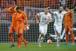 KUALIFIKASI EURO CUP 2016 : 10 Pemain Republik Ceko Hancurkan Harapan Belanda