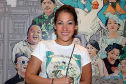 KABAR ARTIS : Kecelakaan, Mieke Amalia Dilarikan ke RS