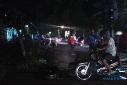ANGIN KENCANG MADIUN : Puting Beliung Terpa Kota Madiun, Pohon Tumbang dan Genting Beterbangan