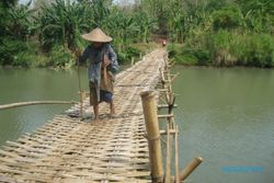 WARGA TENGGELAM SUKOHARJO : Seberangi Jembatan Sesek, Perempuan Berjilbab Tenggelam di Sungai Bengawan Solo