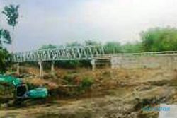 PEMBANGUNAN NGAWI : Belum Selesai Dibangun, Jembatan Rp25 M Dikabarkan Ambrol