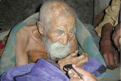 KISAH UNIK : Kakek Berusia 179 Tahun Ditemukan di India