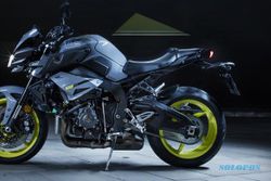 SEPEDA MOTOR TERBARU : Yamaha Lepas “Baju” R1, Jadilah MT-10