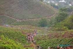 TRAIL ADVENTURE KARANGANYAR : Telaga Madirda Trail Adenture, 700 Bikers Taklukan Bukit Teh