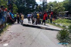 KONFLIK TPST PIYUNGAN : Warga Blokade Jalan Menuju Tempat Pembuangan Sampah Piyungan